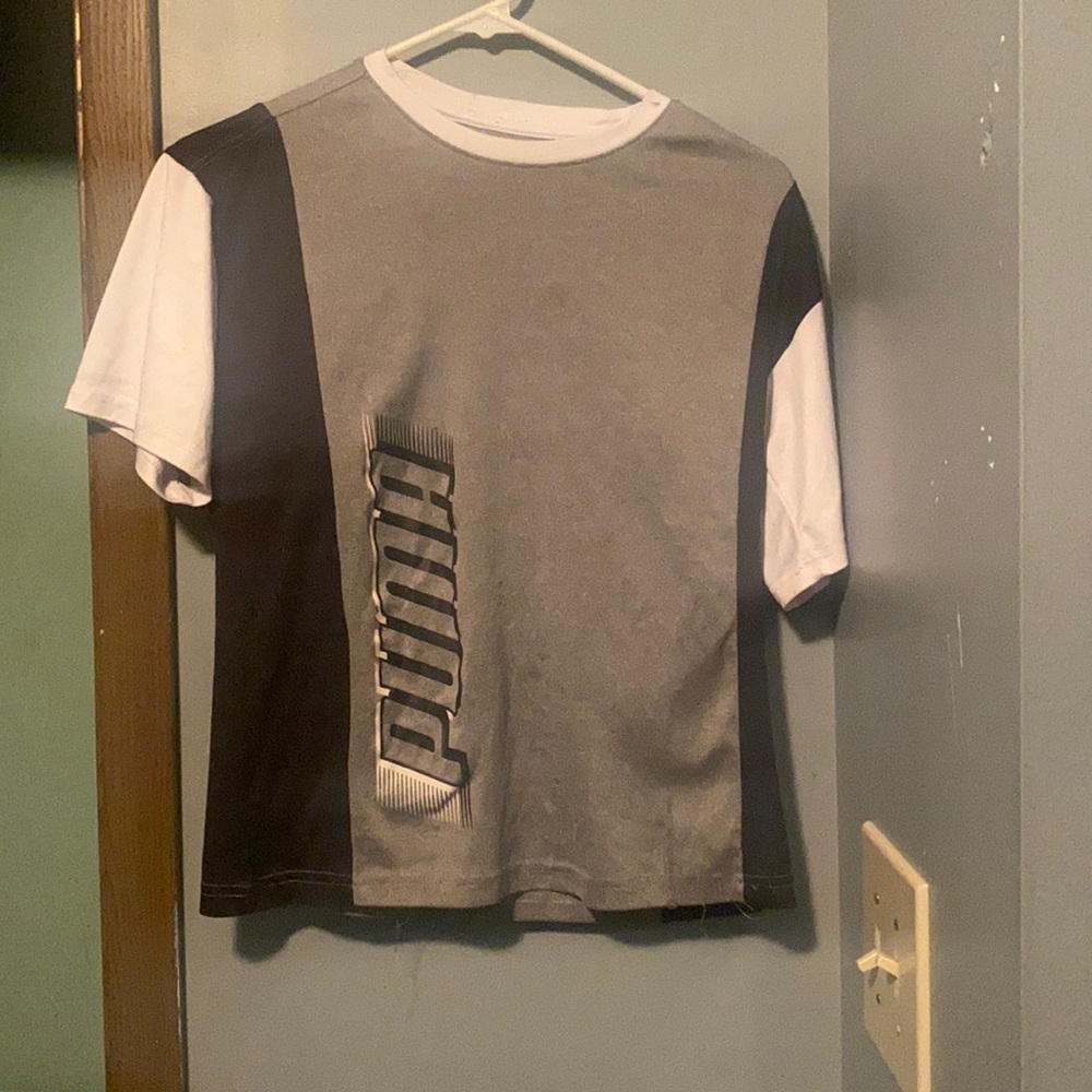 Size 10-12 boys puma tee-shirt